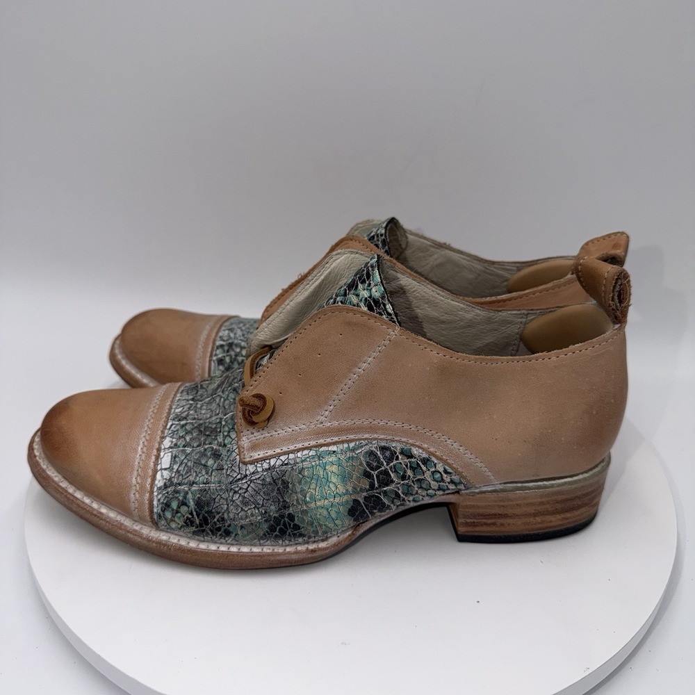 Freebird Mabel Oxfords Western Tan Turquoise Distressed Leather Bootie Size 9